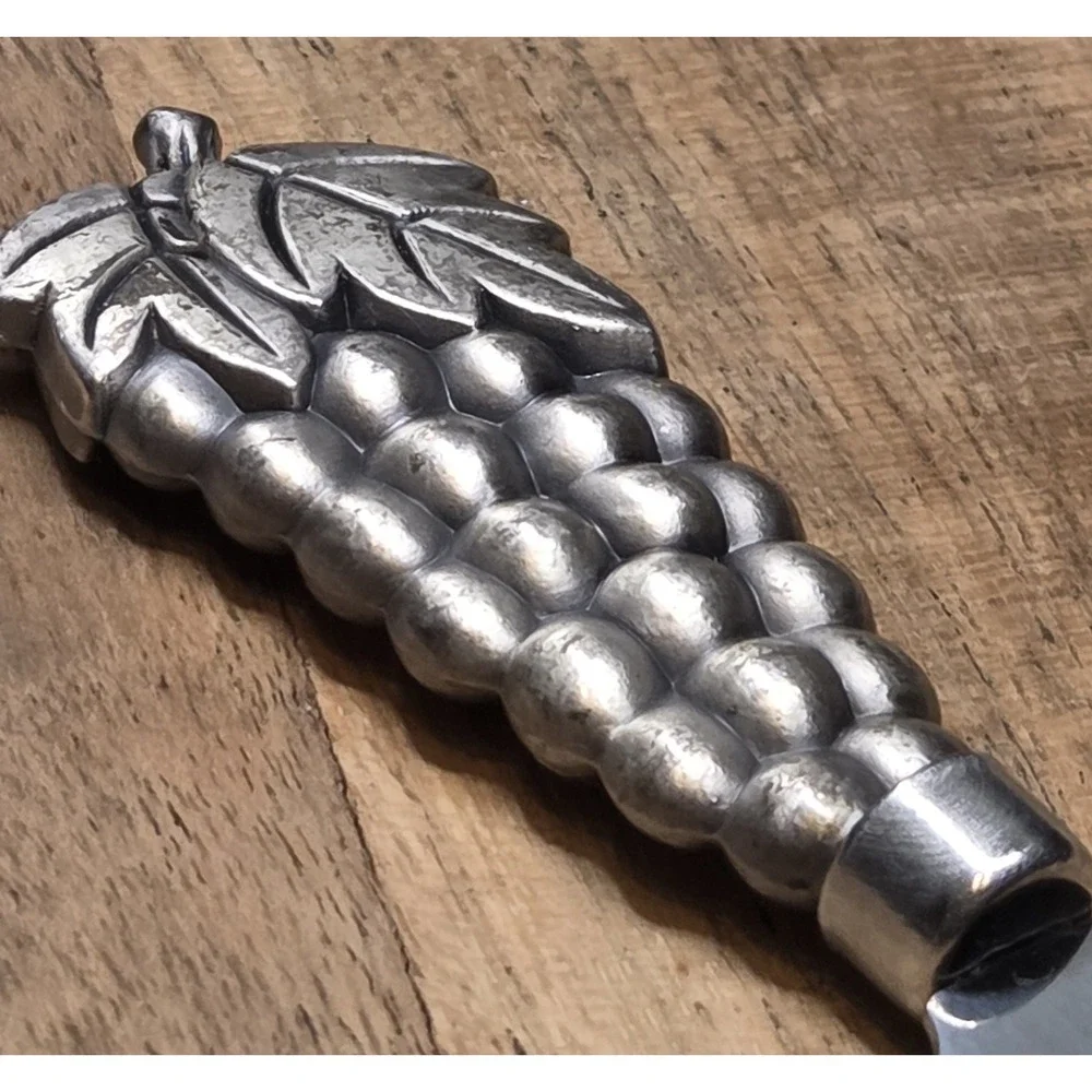Vintage Spreader Pewter Grape‎ Bunch Handle Stainless Steel Blade 5